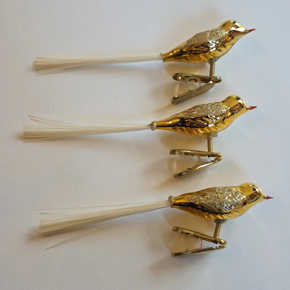 Vintage Elegant Gold Bird Ornaments